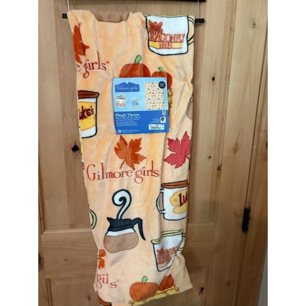 Gilmore Girls Plush Throw Blanket – Dragonfly Inn NWT